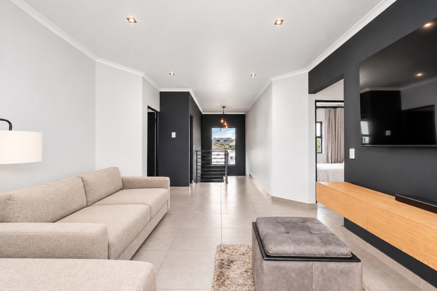 4 Bedroom Property for Sale in Parklands North Western Cape
